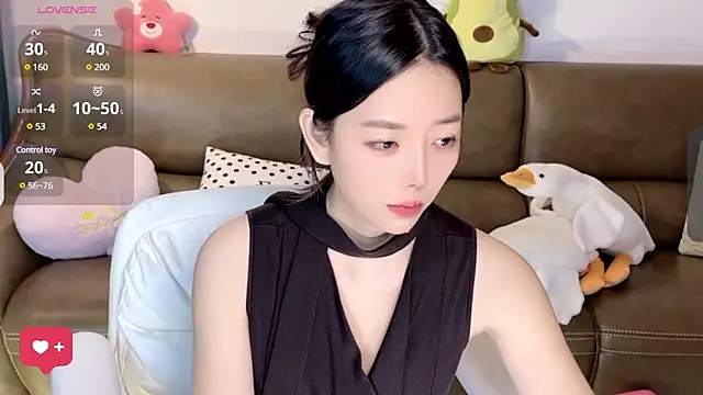Snapshot of Yilin1999 chatting on 03.10.25 Yilin1999 online show from 03.10.25