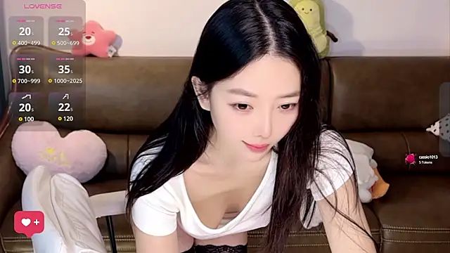Snapshot of Yilin1999 chatting on 03.14.25 Yilin1999 online show from 03.14.25