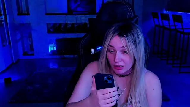 Snapshot of LisaElfy chatting on 02.08.25 LisaElfy online show from 02.08.25