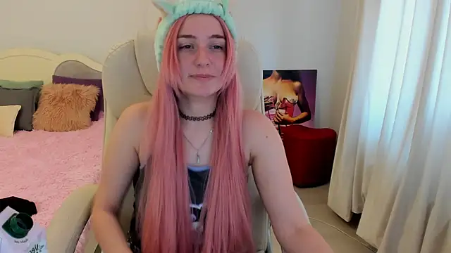 Snapshot of LisaElfy chatting on 02.12.25 LisaElfy online show from 02.12.25