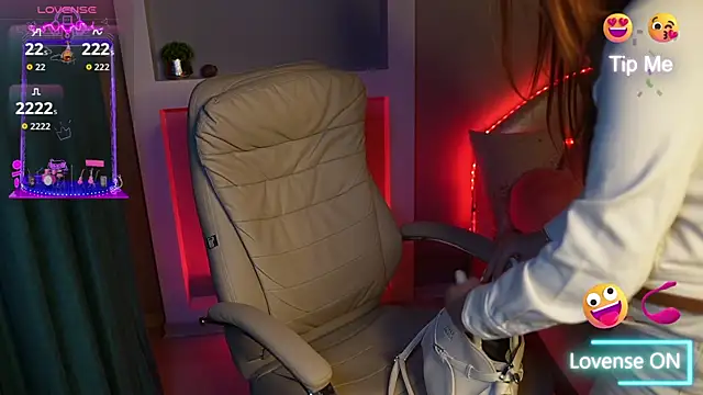 Snapshot of LisaElfy chatting on 10.03.25 LisaElfy online show from 10.03.25