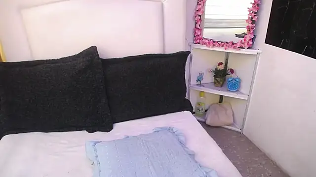 Snapshot of palmer_mIix chatting on 12.26.24 palmer mIix online show from 12.26.24