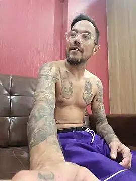 Snapshot of mileflav0r chatting on 12.15.24 mileflav0r online show from 12.15.24