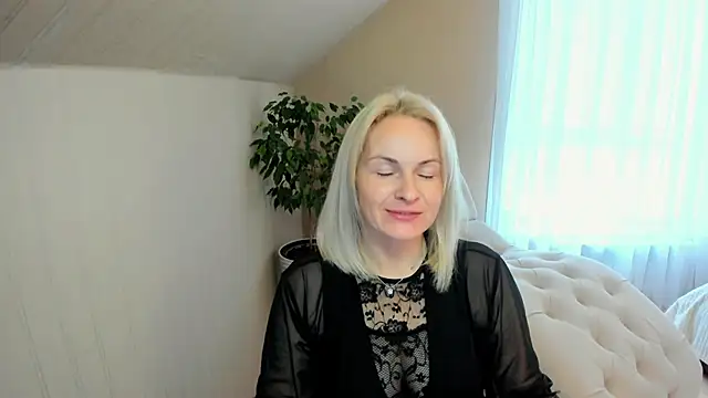 Alicee Gracee online show from 12.13.24