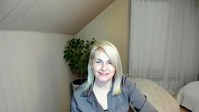Alicee Gracee online show from 01.05.25