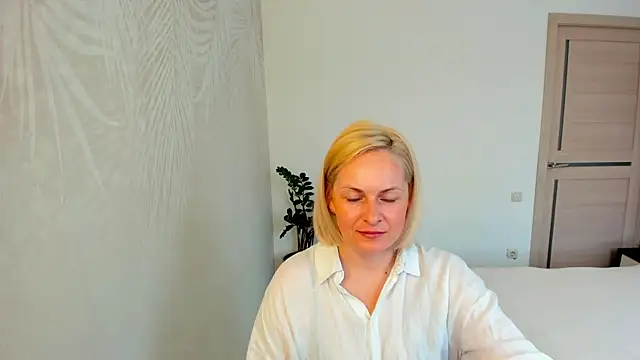 Alicee Gracee online show from 04.22.26