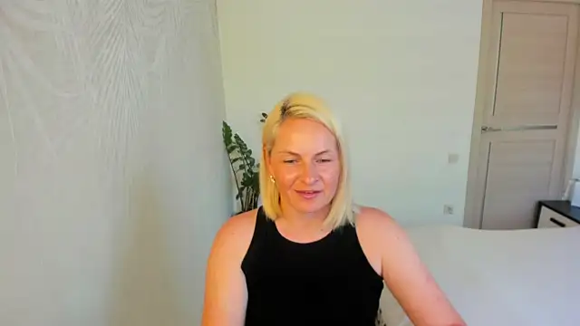Snapshot of Alicee_Gracee chatting on 06.24.26 Alicee Gracee online show from 06.24.26