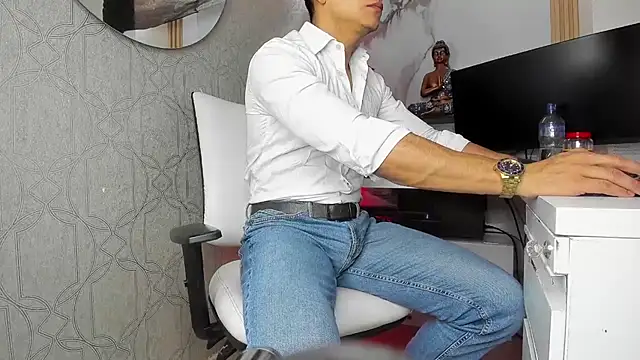 Snapshot of Lucii_fer_ chatting on 05.23.26 Lucii fer online show from 05.23.26