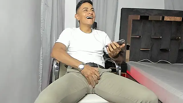 Snapshot of Lucii_fer_ chatting on 07.28.26 Lucii fer online show from 07.28.26