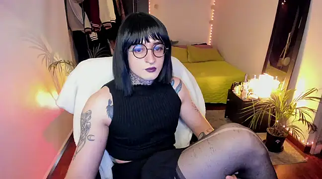 Snapshot of ShiiraVelkor chatting on 02.13.25 ShiiraVelkor online show from 02.13.25