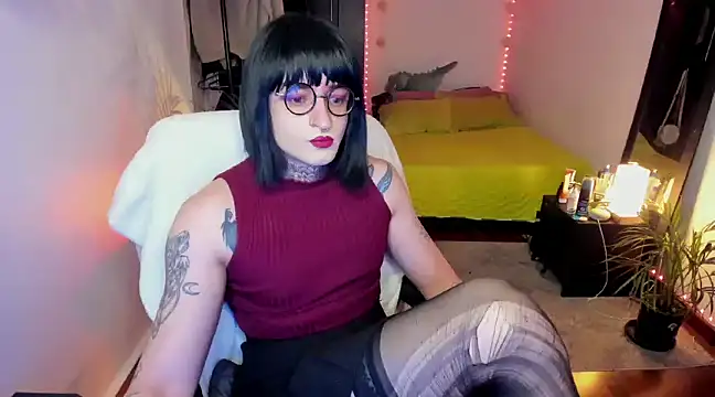 Snapshot of ShiiraVelkor chatting on 02.19.25 ShiiraVelkor online show from 02.19.25