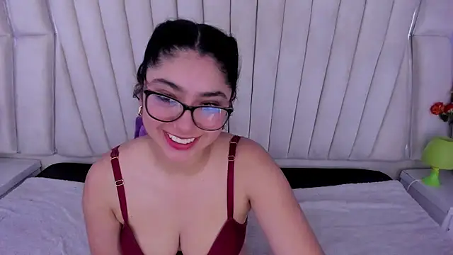 Snapshot of Lucy_Anall_ chatting on 12.20.24 Lucy Anall online show from 12.20.24