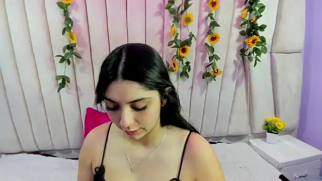Snapshot of Lucy_Anall_ chatting on 10.03.25 Lucy Anall online show from 10.03.25