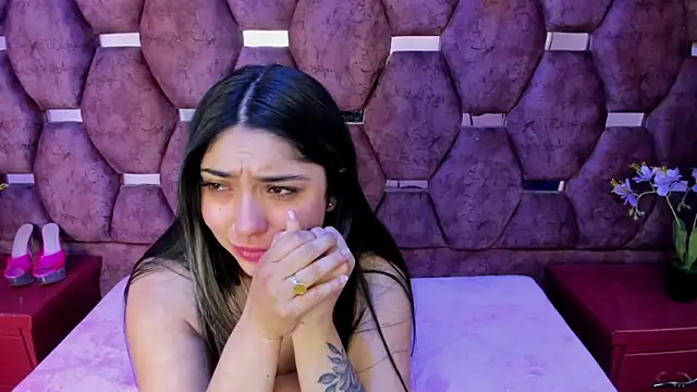 Snapshot of Lucy_Anall_ chatting on 10.18.25 Lucy Anall online show from 10.18.25