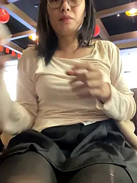 Bella0815 online show from 11.25.25