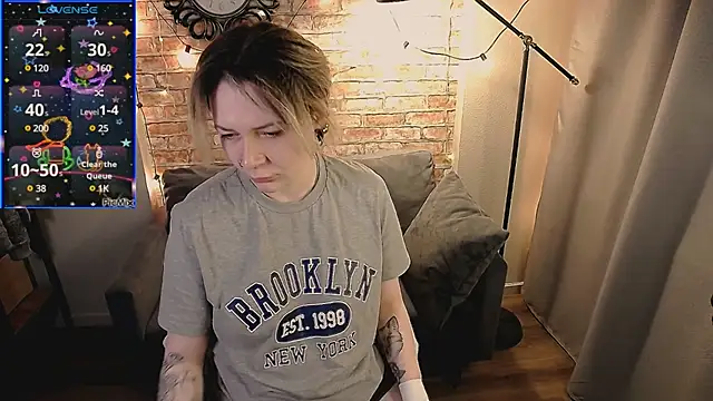 Ozalin Green online show from 02.16.25