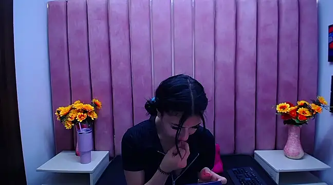Snapshot of Poly_Sasha_ chatting on 03.07.25 Poly Sasha online show from 03.07.25