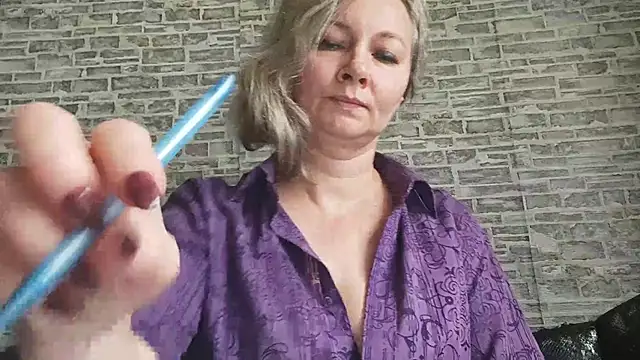 EdithManning online show from 10.28.25