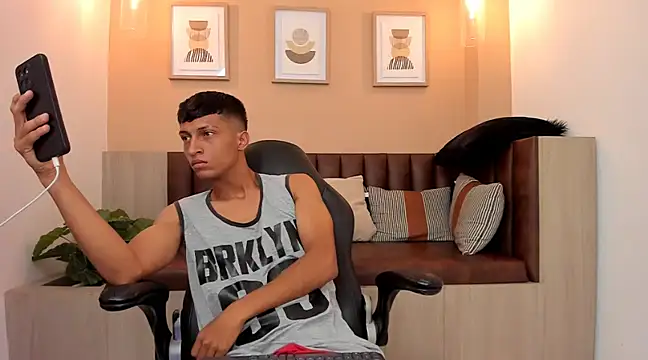 wolf james123 online show from 02.05.25