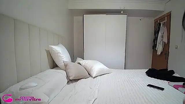 Snapshot of arielfreedomsex chatting on 12.15.25 arielfreedomsex online show from 12.15.25