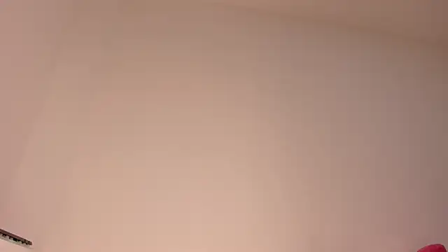 Snapshot of iluy_ chatting on 12.23.24 iluy online show from 12.23.24