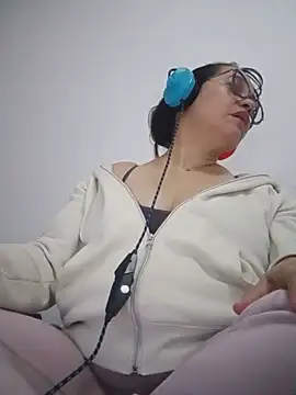 gaby0075 online show from 12.03.24