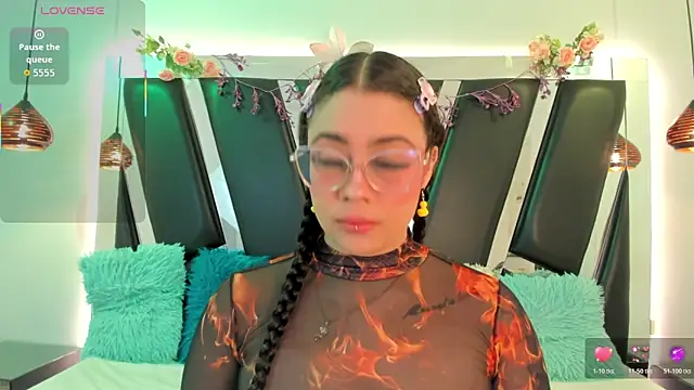 antonelllepiercee online show from 04.12.26