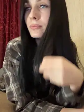 Snapshot of SpecialLina chatting on 01.27.25 SpecialLina online show from 01.27.25