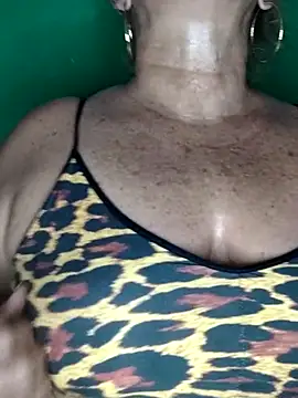 Kasandra Ho online show from 10.26.25