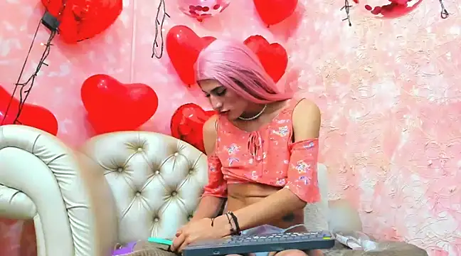 NahomiWhitel online show from 02.05.25