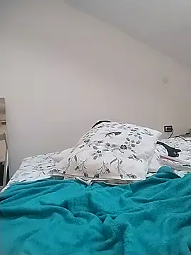 Mila Lovi online show from 02.12.25