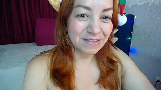 Snapshot of Delilah_Belmont chatting on 12.25.24 Delilah Belmont online show from 12.25.24