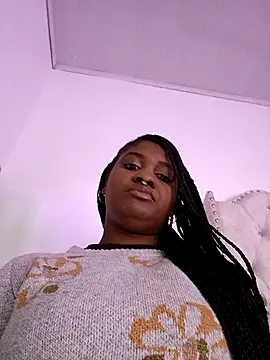 Snapshot of Hanna_Fox_69 chatting on 10.14.25 Hanna Fox 69 online show from 10.14.25