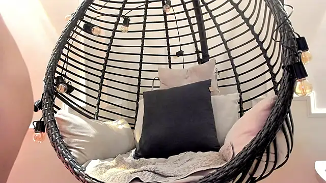 Megga Bluee online show from 01.16.25