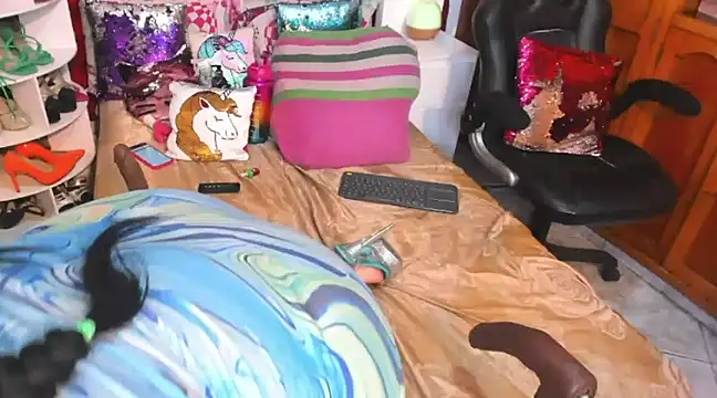 larafoxter online show from 12.07.24