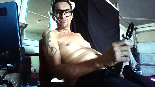 Snapshot of Pumpndeep chatting on 09.08.25 Pumpndeep online show from 09.08.25