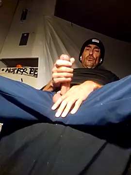 Snapshot of Pumpndeep chatting on 10.18.25 Pumpndeep online show from 10.18.25