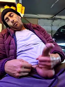 Snapshot of Pumpndeep chatting on 11.17.25 Pumpndeep online show from 11.17.25