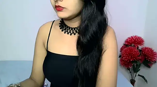 SUZY FROMUS online show from 01.05.25