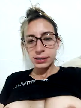 Snapshot of Melinaa-sex chatting on 12.20.24 Melinaa-sex online show from 12.20.24
