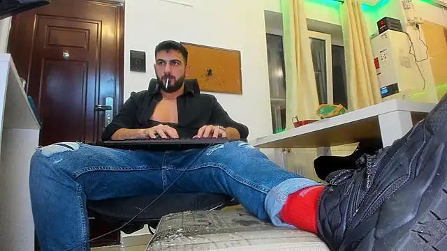 Snapshot of welcometo_hell chatting on 11.22.25 welcometo hell online show from 11.22.25