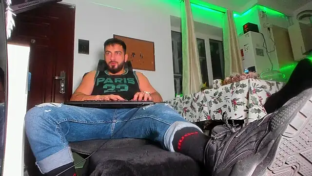 Snapshot of welcometo_hell chatting on 11.27.25 welcometo hell online show from 11.27.25