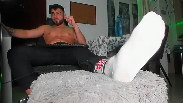 Snapshot of welcometo_hell chatting on 12.17.25 welcometo hell online show from 12.17.25