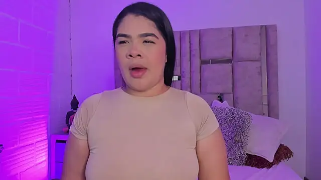 EmmaBecket2 online show from 11.13.25