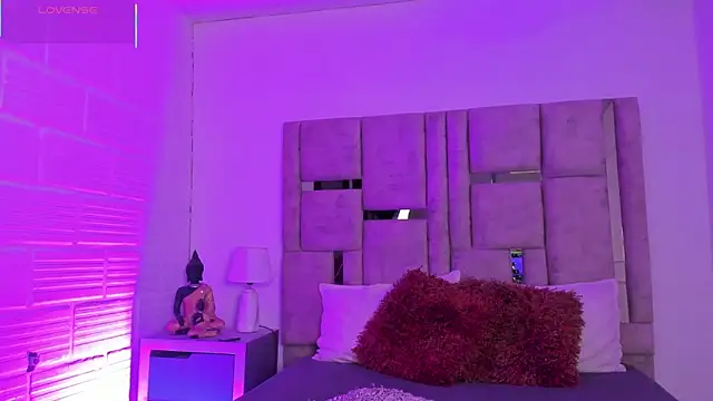 EmmaBecket2 online show from 11.29.25