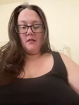 Snapshot of Foxy_Evie40XO chatting on 12.06.24 Foxy Evie40XO online show from 12.06.24