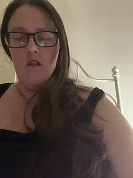 Snapshot of Foxy_Evie40XO chatting on 12.12.24 Foxy Evie40XO online show from 12.12.24