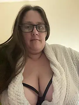 Snapshot of Foxy_Evie40XO chatting on 12.14.24 Foxy Evie40XO online show from 12.14.24