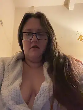 Snapshot of Foxy_Evie40XO chatting on 12.18.24 Foxy Evie40XO online show from 12.18.24