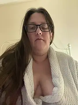 Snapshot of Foxy_Evie40XO chatting on 12.19.24 Foxy Evie40XO online show from 12.19.24